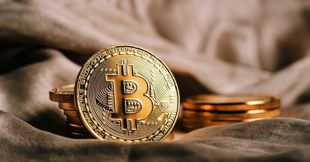 Coinbase Premium Hits Monthly Low as Institutions Sell BTC