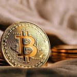 Coinbase Premium Hits Monthly Low as Institutions Sell BTC