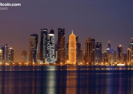 Iran Diplomats Push Peace Talks in Doha as Bitcoin Holds $77,700 and Oil Drops 6%