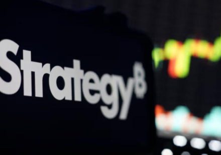 ‘A Good Time to Add More Dots’: Saylor Sparks Bitcoin Buy Buzz After Strategy’s Rare BTC Sale
