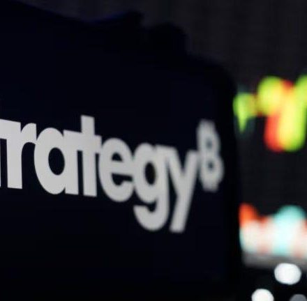 ‘A Good Time to Add More Dots’: Saylor Sparks Bitcoin Buy Buzz After Strategy’s Rare BTC Sale