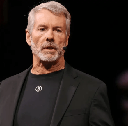 Saylor Blasts Bitcoin Doom Narrative, Says $400B AI Frenzy Drained Crypto Capital